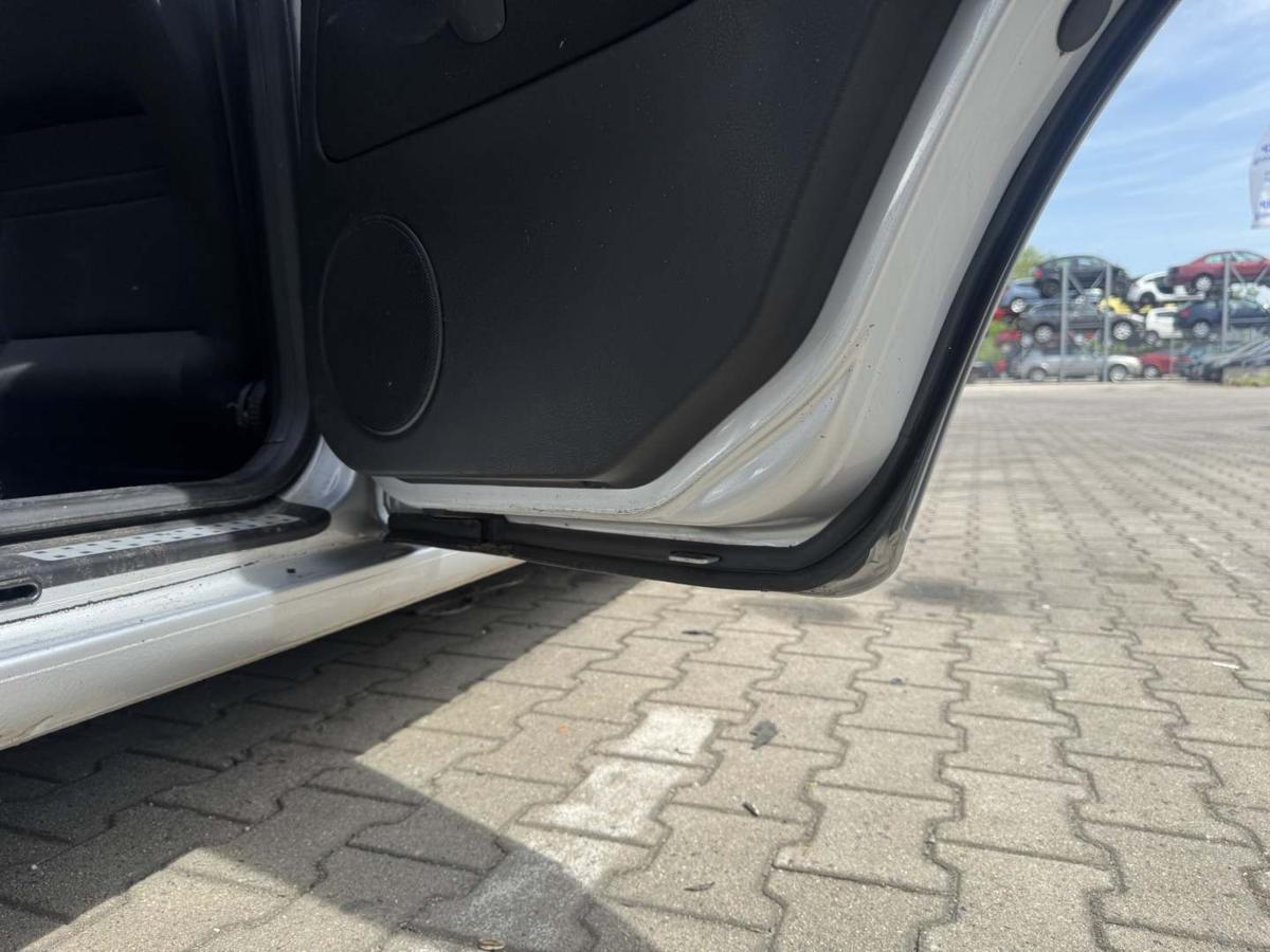 VW Bora original T&uuml;r hinten rechts LA7W Reflexsilber Limousine Rohbau Bj.2002